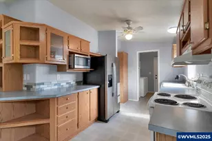 1015 Oak St, Silverton, OR 97381 - Photo 16