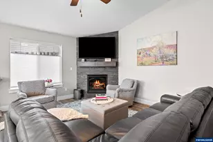 518 Sarah Renee Ave SE, Salem, OR 97306 - Photo 8