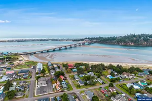 620 N Bay St, Waldport, OR 97394 - Photo 28