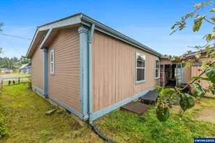 620 N Bay St, Waldport, OR 97394 - Photo 32