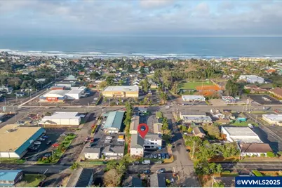 166 NE 8th St, Newport, OR 97365 - Photo 28