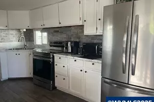 16901 SE Division St, Portland, OR 97236 - Photo 2