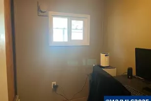 16901 SE Division St, Portland, OR 97236 - Photo 8