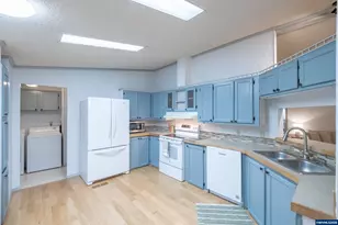 413 SW Butterfield Pl, Corvallis, OR 97333 - Photo 16