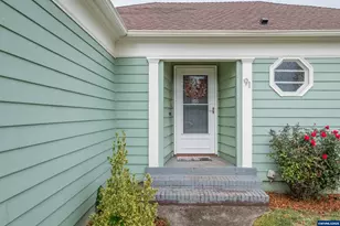 91 W Mary St, Lebanon, OR 97355 - Photo 4