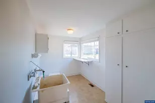 135 S 21st St, Philomath, OR 97370 - Photo 30