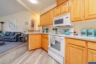 38129 Weirich Dr, Lebanon, OR 97355 - Photo 14