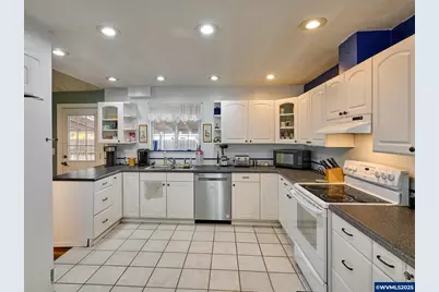 1305 Main St SE, Albany, OR 97322 - Photo 10