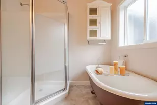 1229 SW Washington St, Albany, OR 97321 - Photo 22