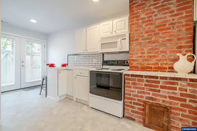 1229 SW Washington St, Albany, OR 97321 - Photo 4