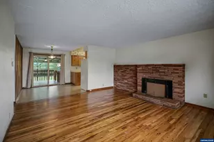 2470 Alameda St NE, Salem, OR 97301 - Photo 8