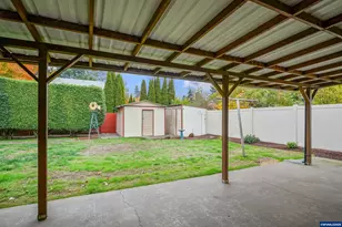 2470 Alameda St NE, Salem, OR 97301 - Photo 30