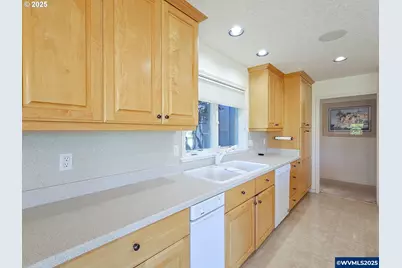 1055 Tukwila Dr, Woodburn, OR 97071 - Photo 32