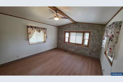 5525 43rd Wy NE, Salem, OR 97305 - Photo 8