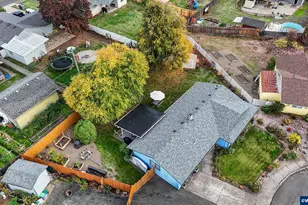 246 NW Lalack Pl, Dallas, OR 97338 - Photo 2