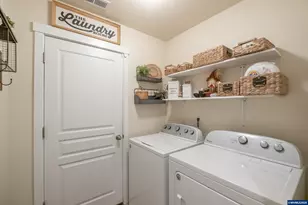 1633 SE Osoberry St, Dallas, OR 97338 - Photo 38