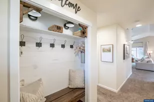 1633 SE Osoberry St, Dallas, OR 97338 - Photo 8