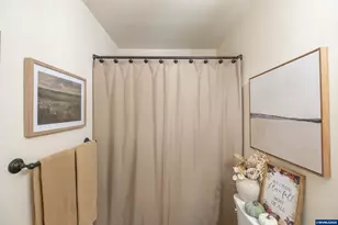 1633 SE Osoberry St, Dallas, OR 97338 - Photo 34