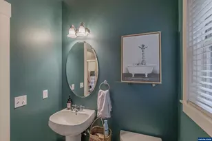 1390 Gwinn Street E, Monmouth, OR 97361 - Photo 18