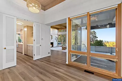 925 Holiday Ct S, Salem, OR 97302 - Photo 8