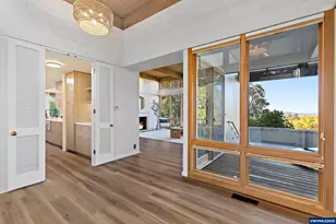 925 Holiday Ct S, Salem, OR 97302 - Photo 8