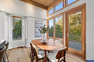 925 Holiday Ct S, Salem, OR 97302 - Photo 16