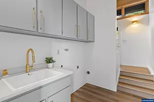 925 Holiday Ct S, Salem, OR 97302 - Photo 20