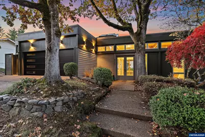 925 Holiday Ct S, Salem, OR 97302 - Photo 2