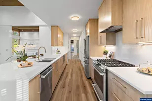 925 Holiday Ct S, Salem, OR 97302 - Photo 24