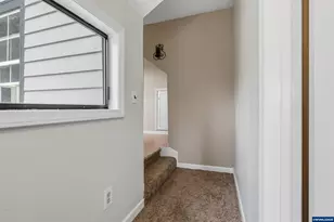 585 Madrona Ave S, Salem, OR 97302 - Photo 18