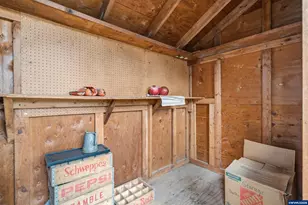 585 Madrona Ave S, Salem, OR 97302 - Photo 32