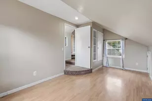 585 Madrona Ave S, Salem, OR 97302 - Photo 22