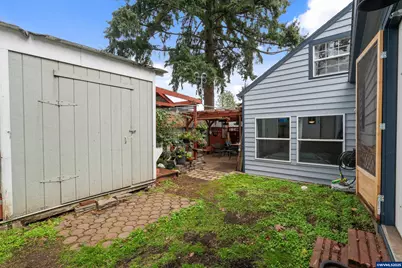 585 Madrona Av S, Salem, OR 97302 - Photo 30