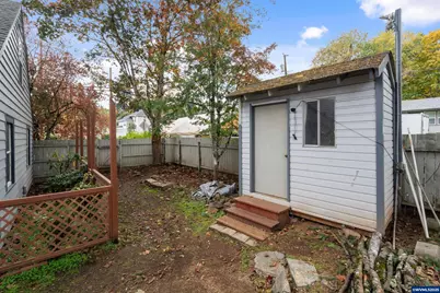 585 Madrona Av S, Salem, OR 97302 - Photo 32