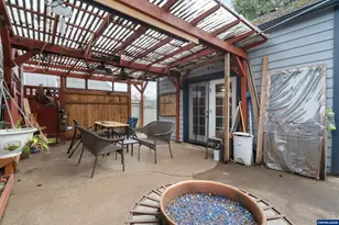 585 Madrona Ave S, Salem, OR 97302 - Photo 28