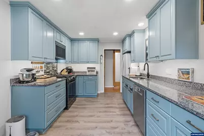 585 Madrona Av S, Salem, OR 97302 - Photo 4