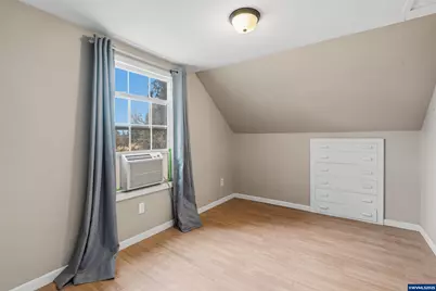 585 Madrona Av S, Salem, OR 97302 - Photo 20