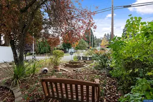 585 Madrona Ave S, Salem, OR 97302 - Photo 34