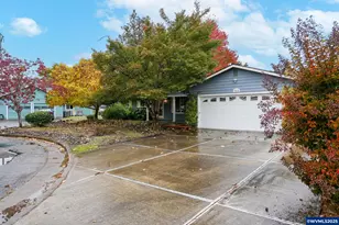 3814 SE Pine St, Albany, OR 97322 - Photo 2