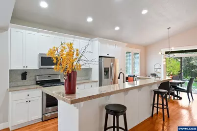 1242 Goldcrest Av NW, Salem, OR 97304 - Photo 14