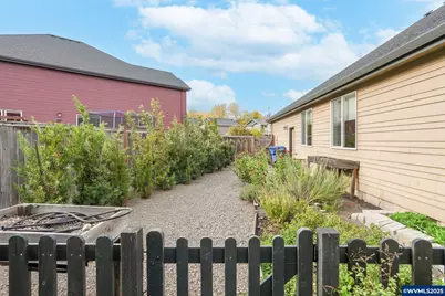 1242 Goldcrest Av NW, Salem, OR 97304 - Photo 38