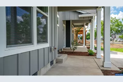 10 &amp; 12 Sand Ridge Ct, Lebanon, OR 97355 - Photo 2