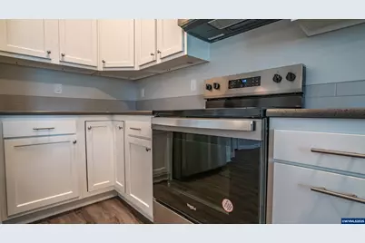 10 &amp; 12 Sand Ridge Ct, Lebanon, OR 97355 - Photo 8