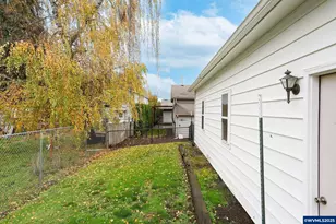 704 Cliff Ct, Silverton, OR 97381 - Photo 30