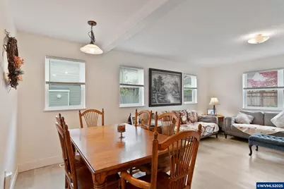 704 Cliff Ct, Silverton, OR 97381 - Photo 10