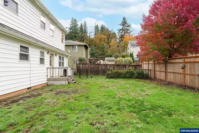 704 Cliff Ct, Silverton, OR 97381 - Photo 32