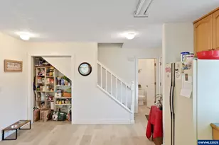 704 Cliff Ct, Silverton, OR 97381 - Photo 8