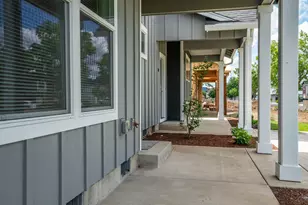 52 &amp 54 Sand Ridge Ct, Lebanon, OR 97355 - Photo 2