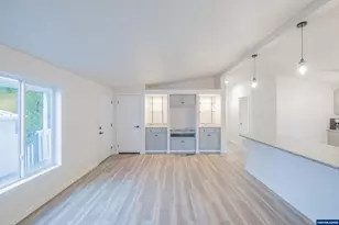 1307 S Water St, Silverton, OR 97381 - Photo 2