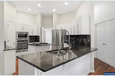 13002 Sierra Vista Dr, Lake Oswego, OR 97035 - Photo 16